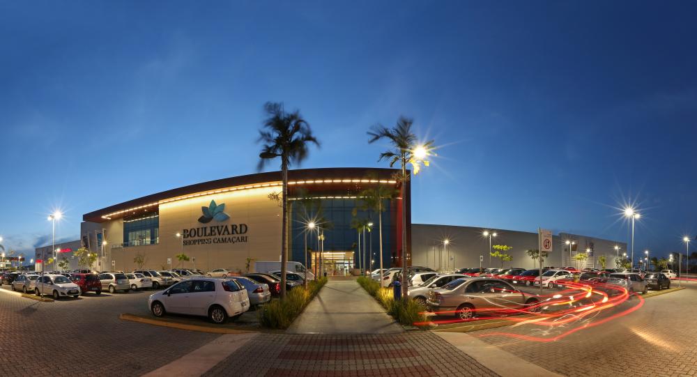 Boulevard inaugura decoração de Natal com a presença de Papai Noel neste sábado