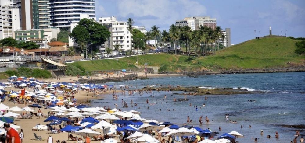 Seis praias estão impróprias para banho em Salvador