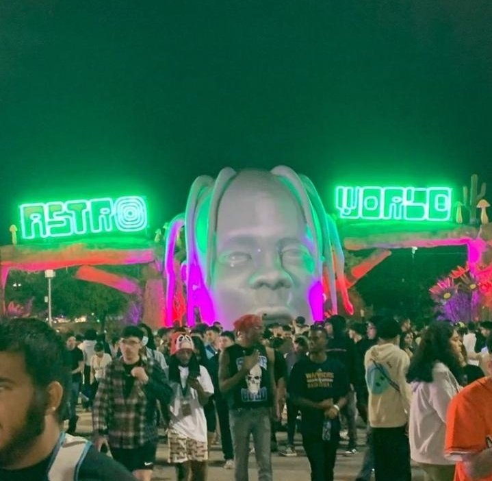 Oito pessoas morrem pisoteadas e ao menos 300 ficam feridas em show nos EUA