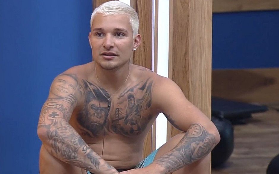 Em A Fazenda, MC Gui acusa Rico Melquiades de roubo: 'Não faz sentido evaporar'
