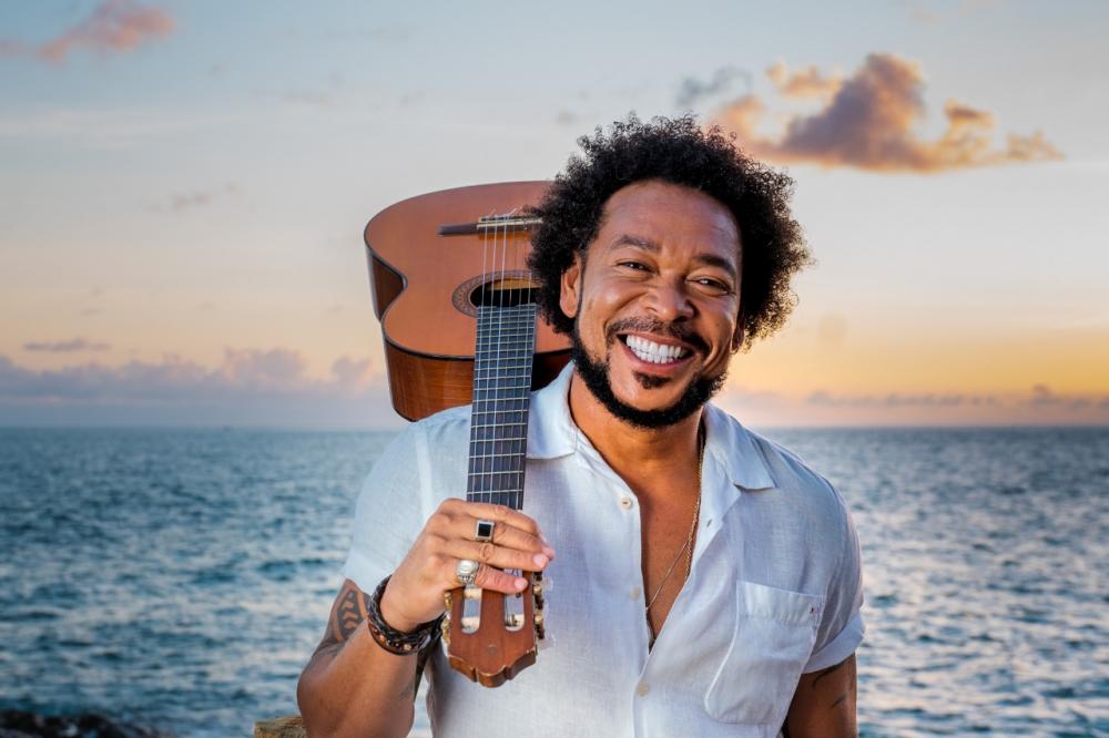 Praia do Forte será palco do show de Jau e Nando Reis neste domingo