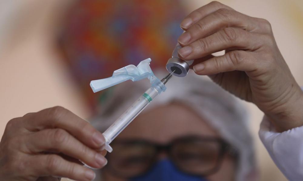 País receberá este mês 35 milhões de doses a mais de vacina