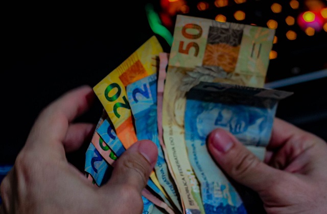 Programa Auxílio Brasil recebe recursos de R$ 9,4 bilhões