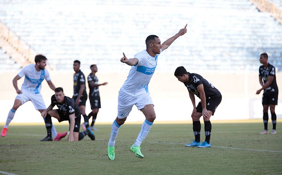 Londrina e Brusque vencem, e Vitória volta para o Z4 da Série B