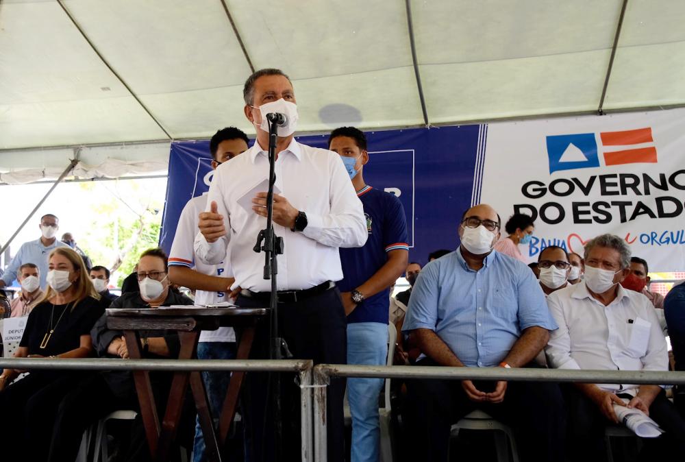 Governador assina ordem de serviço para construção de escola de tempo integral em Dias d’Ávila
