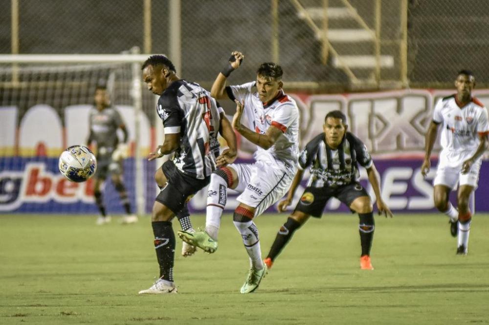 Vitória vacila em casa, perde nos pênaltis para o Botafogo-PB e está fora da Copa do Nordeste