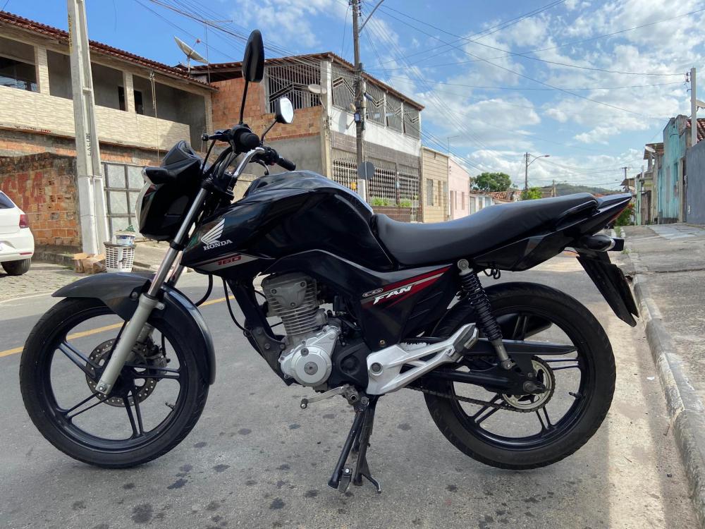 Dupla armada rende motociclista e rouba veículo na BA-093