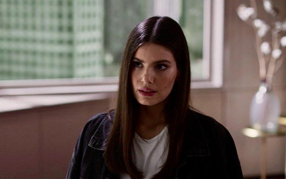 'Em 39 anos, nunca vi exigências como as de Camila Queiroz', diz diretor da Globo