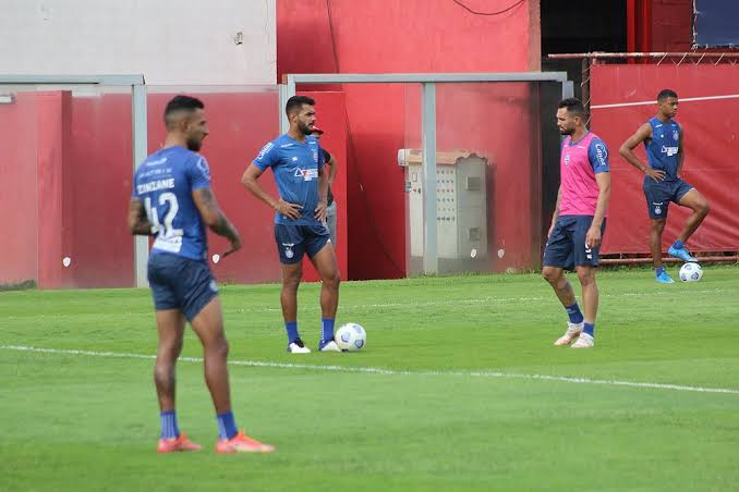 Ainda na luta, Bahia tenta segunda vitória seguida para se afastar da zona