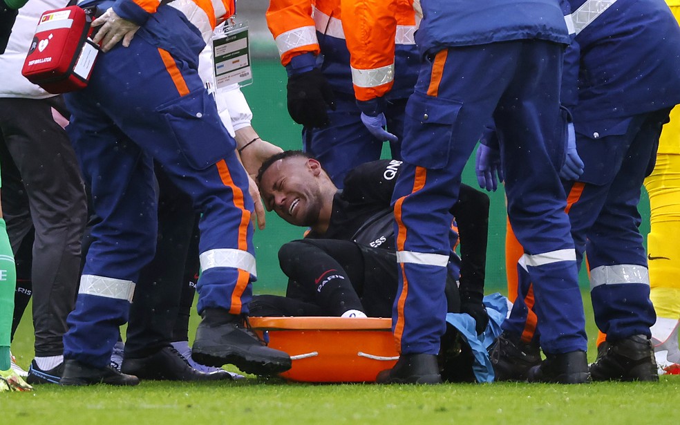 Neymar tem lesão nos ligamentos do tornozelo e desfalca PSG