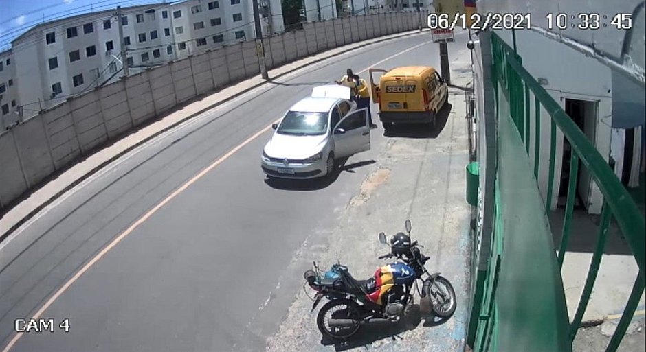 Funcionário dos Correios é sequestrado e carro do Sedex é roubado
