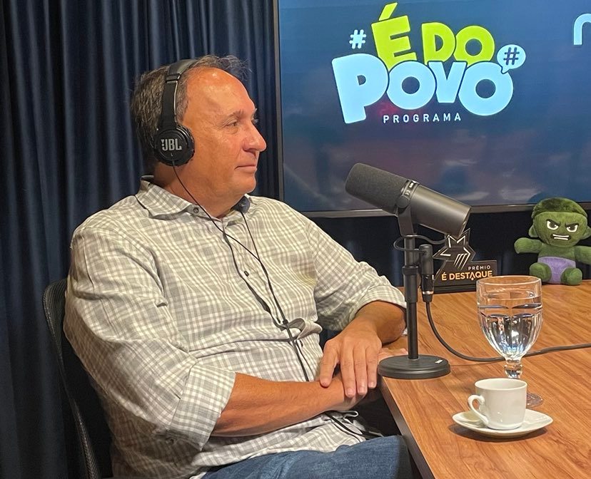 Com várias exigências, Gualberto renova contrato com a Embasa até 2037