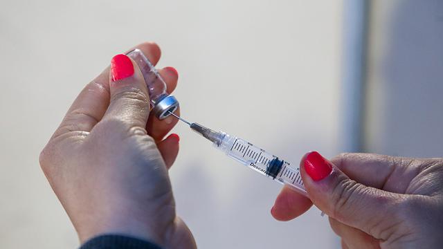 Coronavac: terceira dose amplia em 20 vezes o nível de anticorpos, diz pesquisador