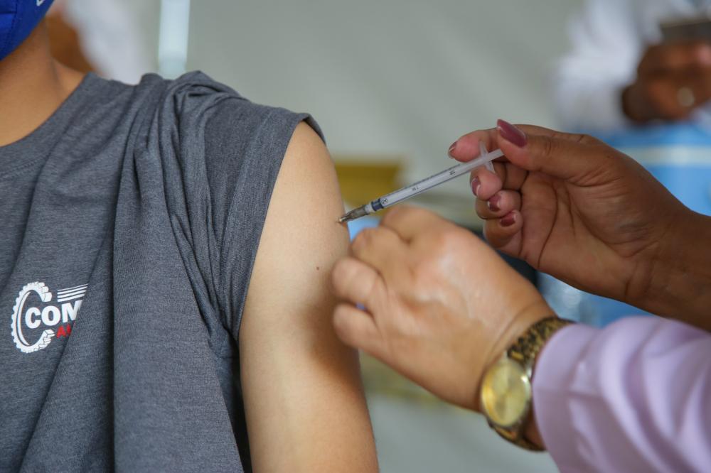 Brasil atinge 75% da população vacinada com ao menos uma dose