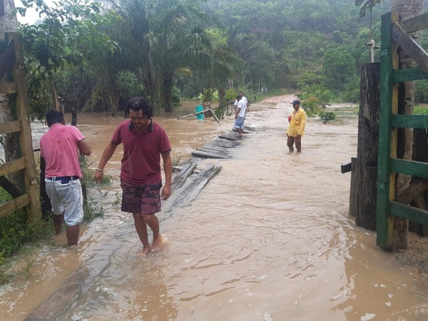 Sobe para sete o número de mortos após chuvas na Bahia