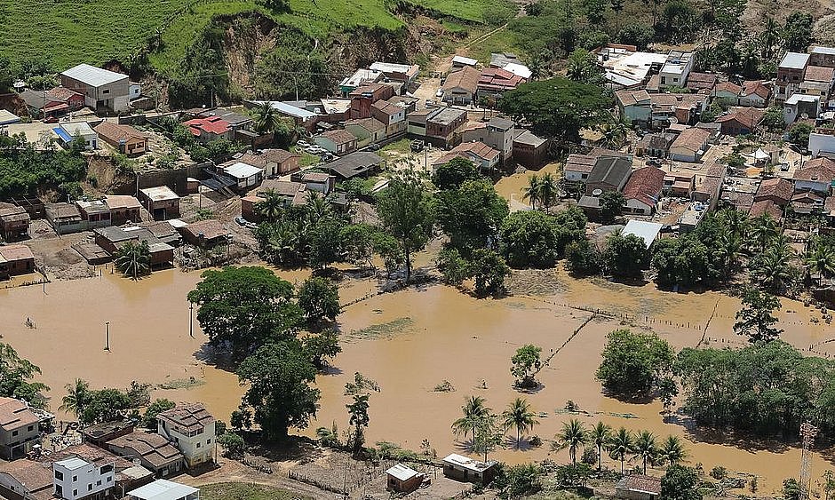 Governo do Estado inicia triagem para reconstrução de casas destruídas pela chuva