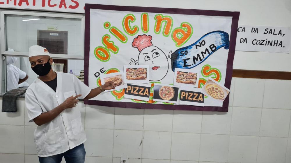 Ex-aluno retorna ao Colégio Monsenhor Barbosa para ministrar palestra