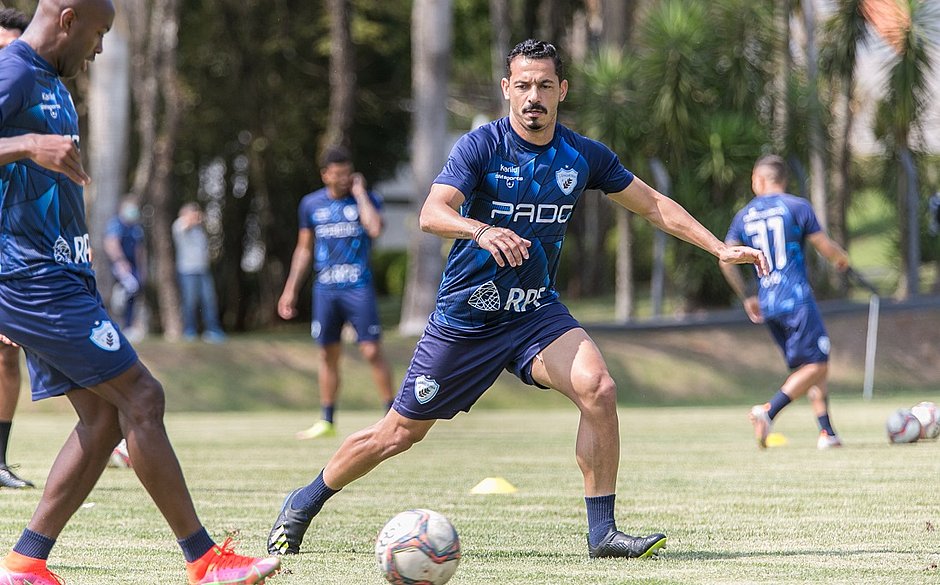 Vitória fecha com oitavo reforço para 2022: Roberto, ex-Londrina