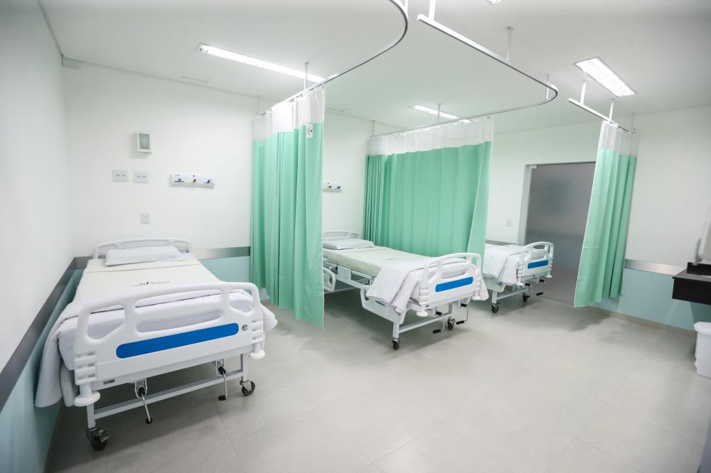 Novembro teve 94% menos mortes que pico de covid no Brasil