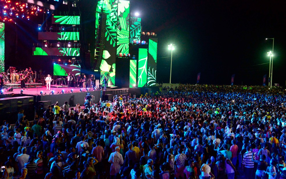Em novo decreto, governo mantém limite de 5 mil pessoas em eventos na Bahia