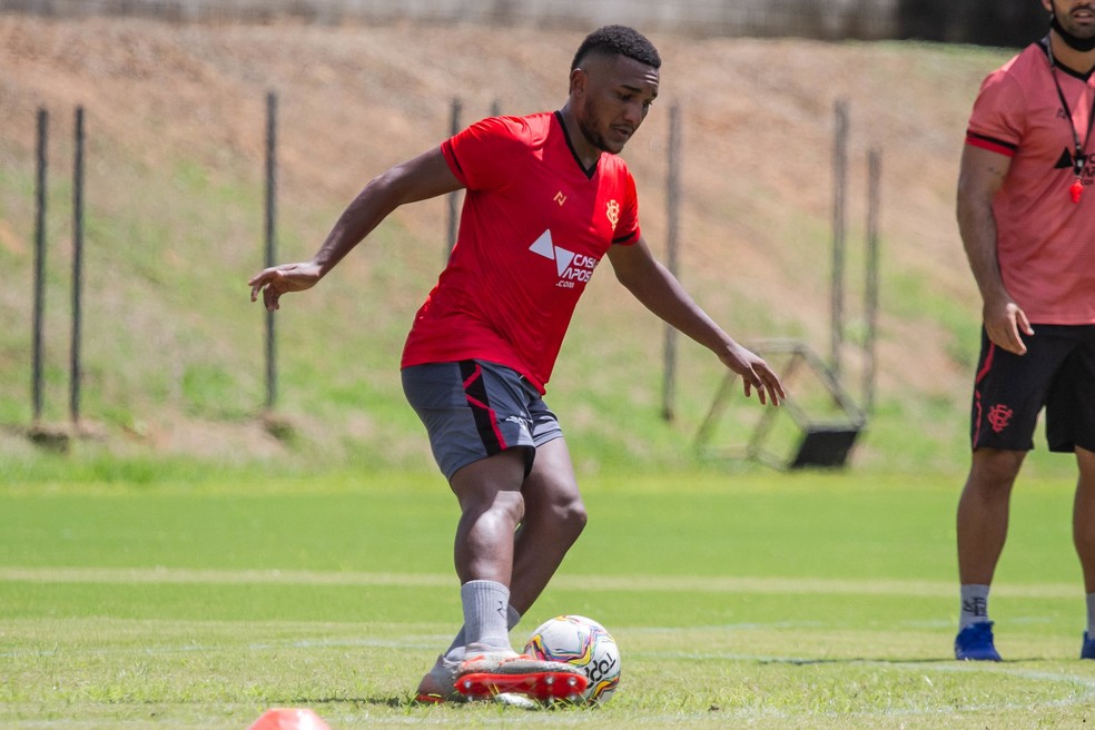 Eron vai rescindir contrato com o Vitória para jogar no Sampaio Corrêa
