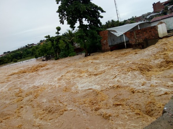 Sobe para 16 o nº de mortos por causa da chuva na Bahia