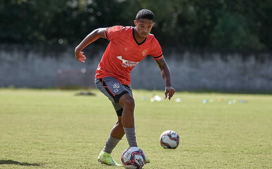 Seis jogadores que mais atuaram em 2021 deixaram o Vitória