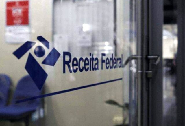 Greve de servidores da Receita Federal começa nesta segunda (27)
