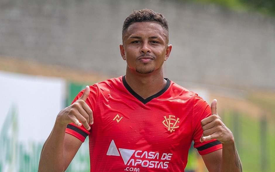 Vitória aceita proposta e negocia atacante Samuel ao futebol japonês