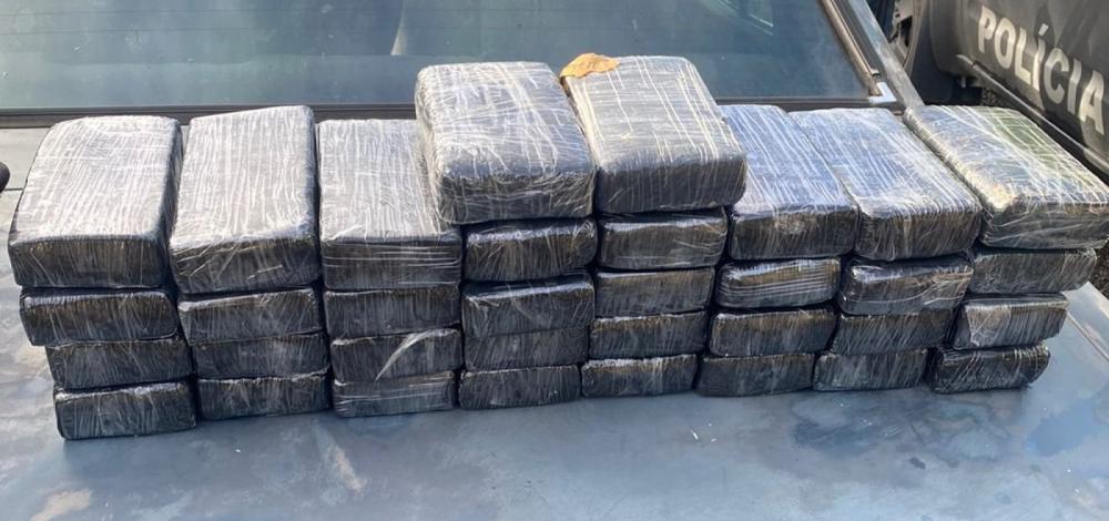 Cocaína avaliada em R$ 800 mil é apreendida na Avenida Paralela