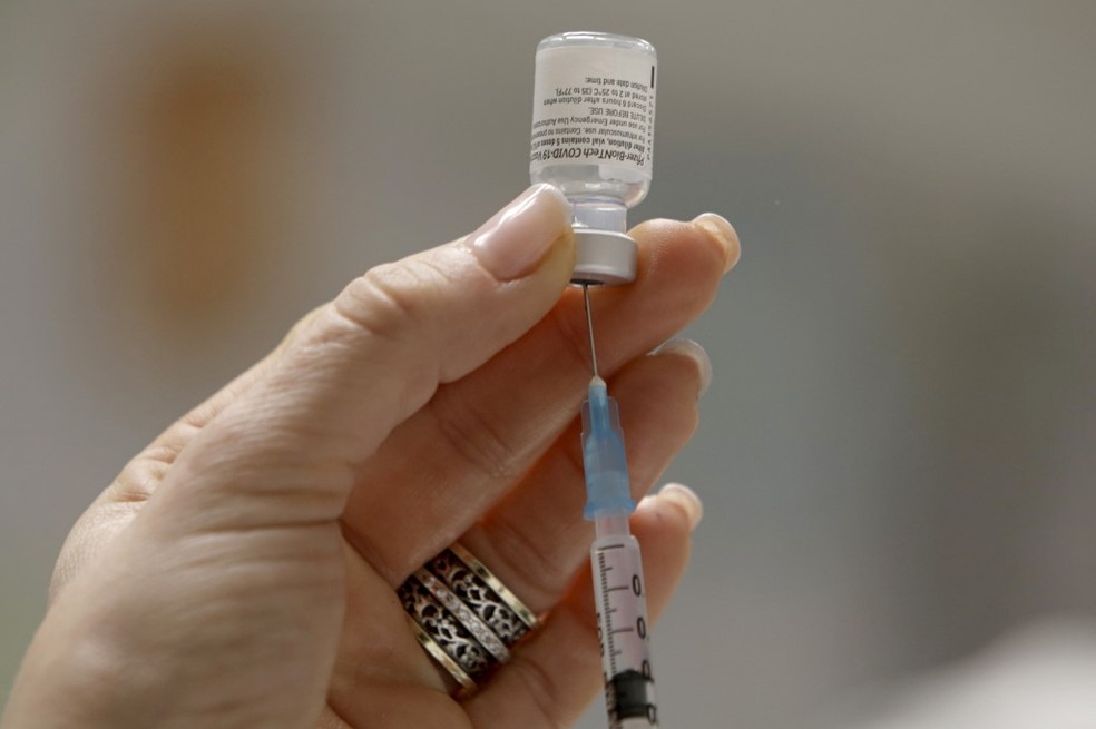 Israel terá 4ª dose da vacina contra a covid-19 para grupos mais vulneráveis