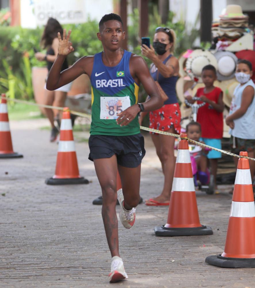 Elton dos Santos é tri e matenses dominam 16ª edição da Corrida Rústica 