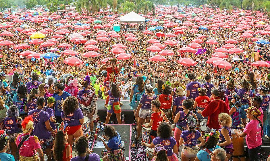 Com novos casos de covid-19, Rio cancela blocos de rua no carnaval