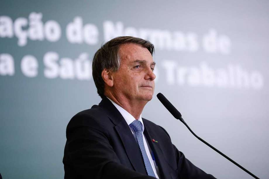 Bolsonaro sanciona lei que muda regras para transporte rodoviário de passageiros