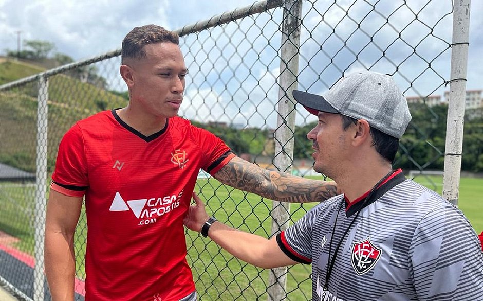 Último a chegar, volante Pablo se apresenta ao Vitória