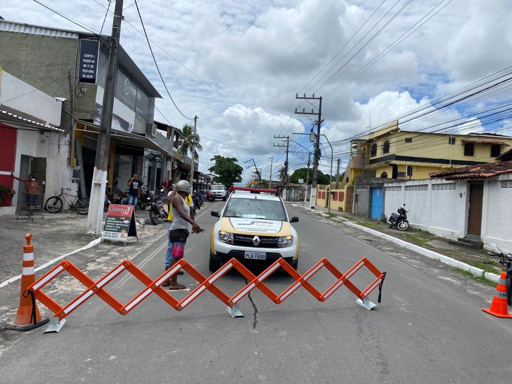 Trânsito é alterado temporariamente em ruas do Centro de Dias d’Ávila