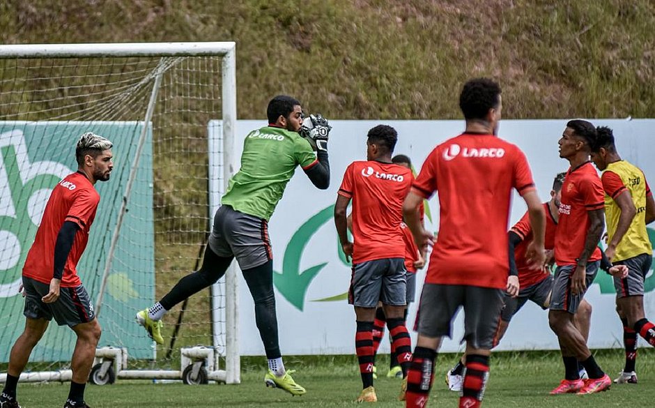 Vitória retoma os treinos após surto de covid-19: 'Intenso', diz Pablo