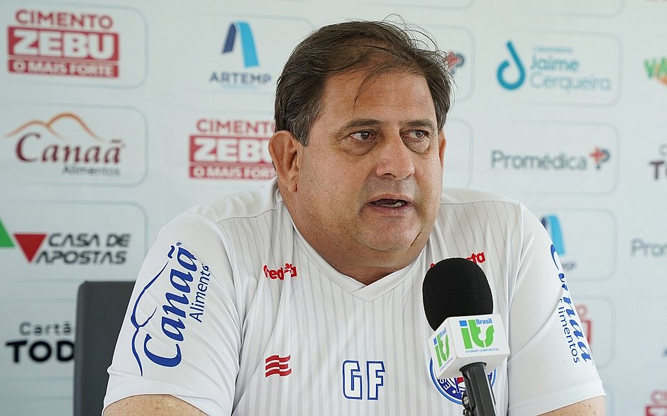 Guto elege Rodallega como substituto de Gilberto e cobra resposta de Ruiz
