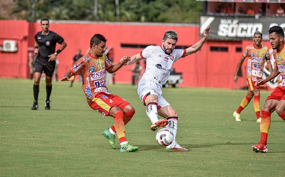 Na estreia do Baianão, Vitória só empata com a Juazeirense: 1x1