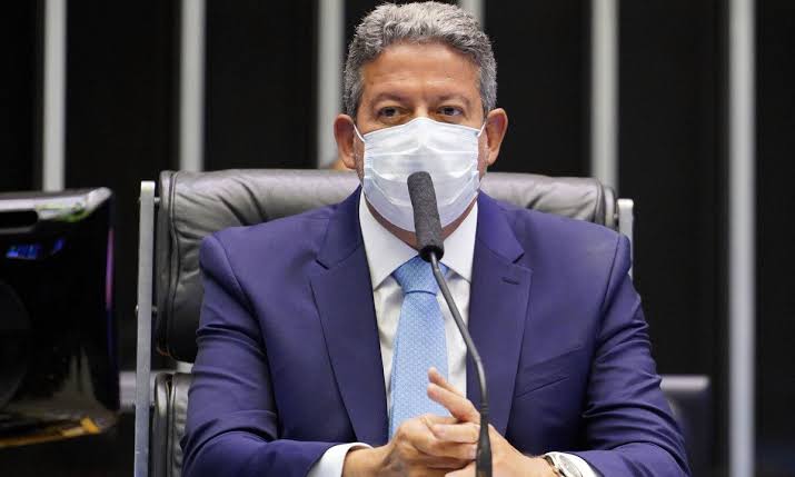 Câmara voltará a adotar trabalho remoto até o carnaval para evitar 'nova onda' de Covid, diz Lira