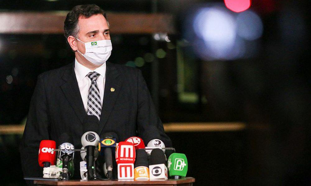 Presidente do Senado quer votar projeto sobre preço de combustíveis 
