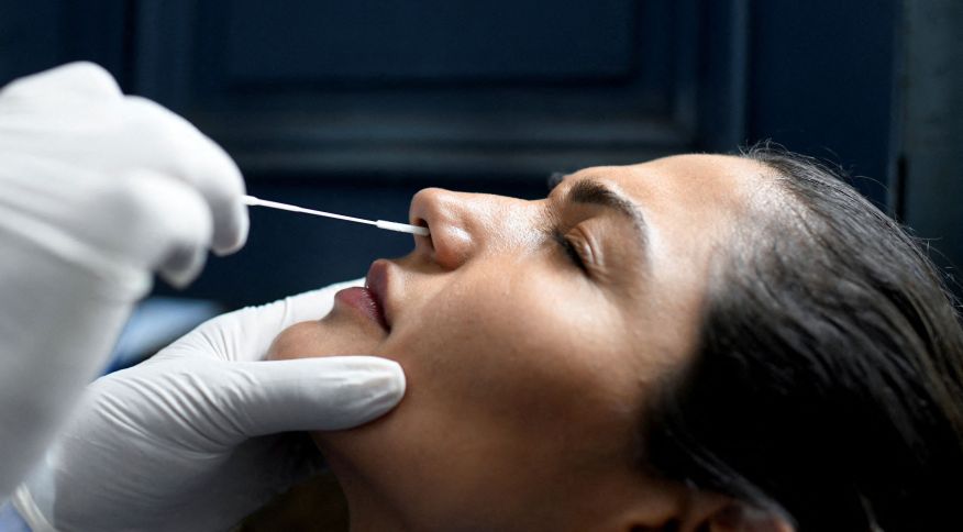 Especialistas estimam fim da onda de contágio da Ômicron para fevereiro