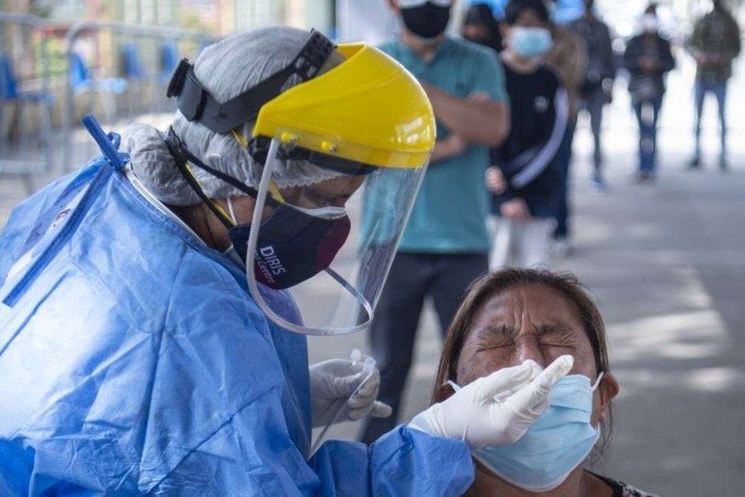 Brasil tem média móvel de 83.205 casos de Covid, maior já registrada pelo Conass