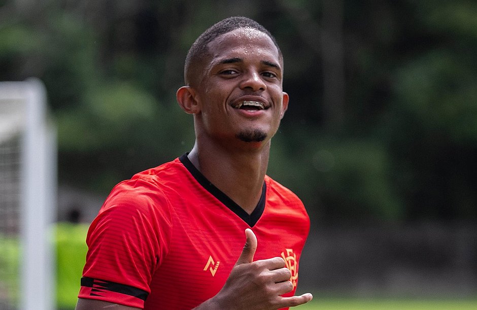 Vitória recebe proposta e David pode deixar a Toca do Leão