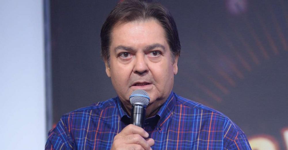 Faustão testa positivo para covid-19, e gravações de programa são suspensas
