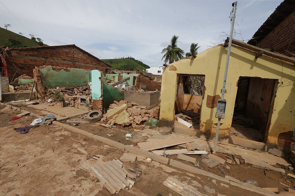 ONG vai investir R$ 1 milhão em moradias afetadas pelas chuvas na Bahia