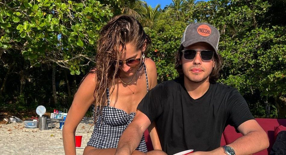João Silva, filho de Faustão de 17 anos, assume namoro com modelo de 33