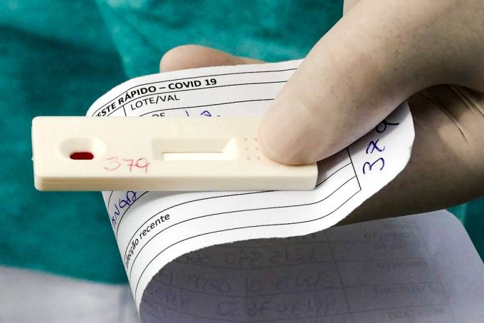 Média móvel de casos de Covid-19 passa de 150 mil e país tem novo recorde