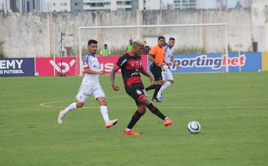 De olho no penta, Bahia bate Campinense e estreia bem no Nordestão