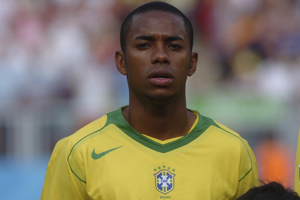 Justiça italiana encaminha pedido de extradição de Robinho